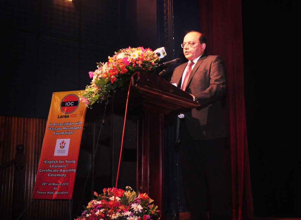 Mr.-Shyam-Bohra(MD,-Lanka-IOC),-addressing-the-gathering-during-the-Award-Ceremony