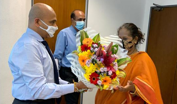 Dr. Sulochana Segera -founder of “women in management” interacts with female employees of Lanka IOC
